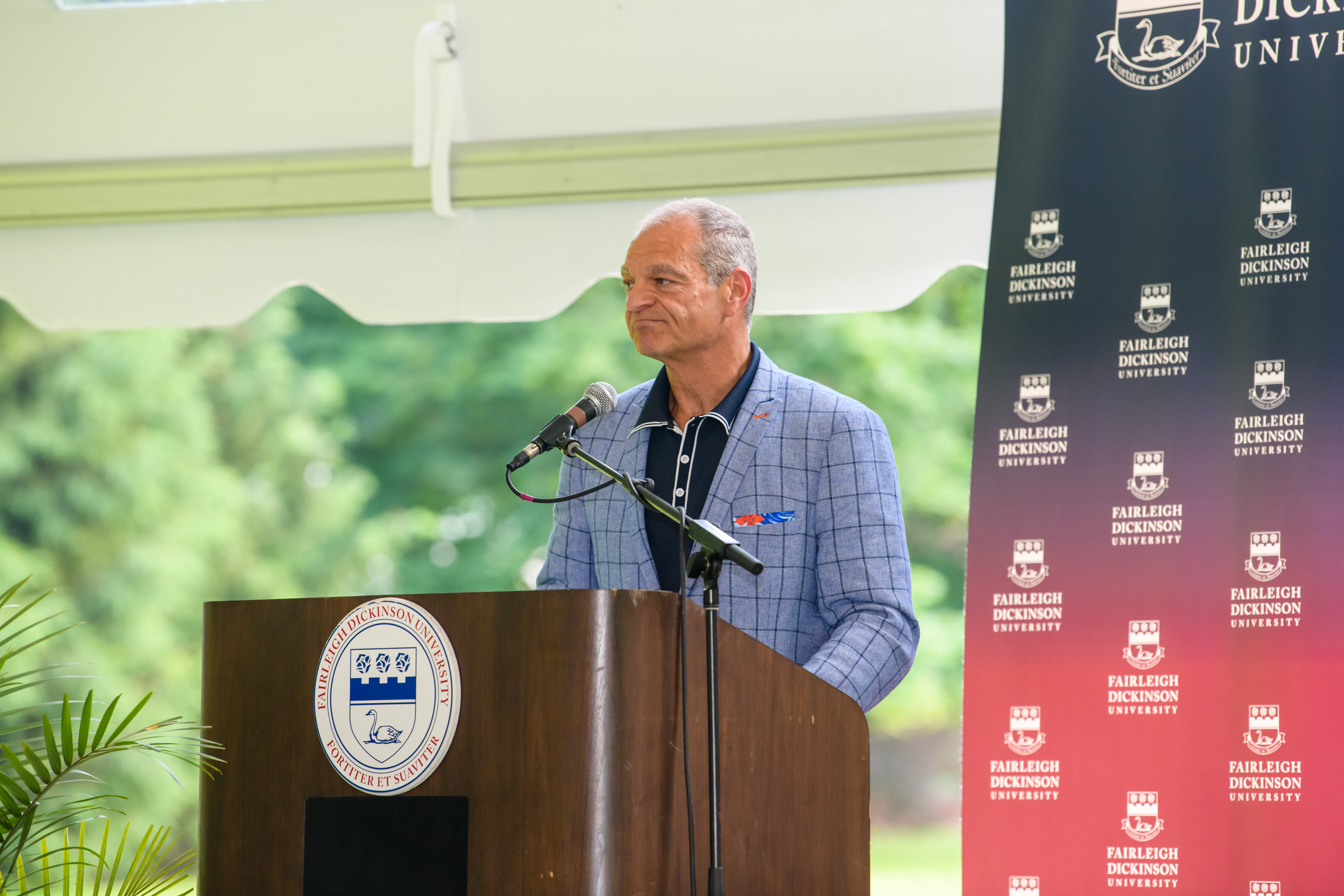 Pete Sacco Gallery Image